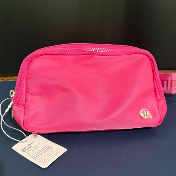 Lululemon belt Bag - Picture 3 of 6